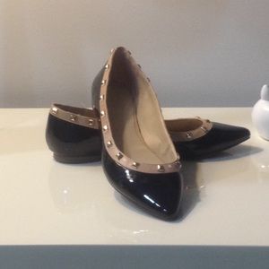 BCBG GENERATION TAN AND BLACK FLATS SIZE 7